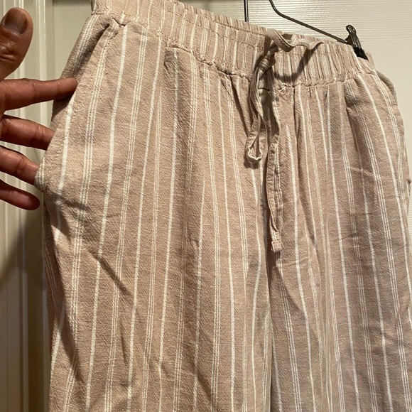 Tan and cream striped wide leg pants - Picture 2 of 4